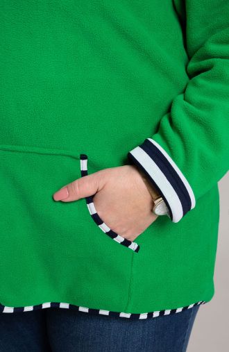 Zaļa vilnas džemperis