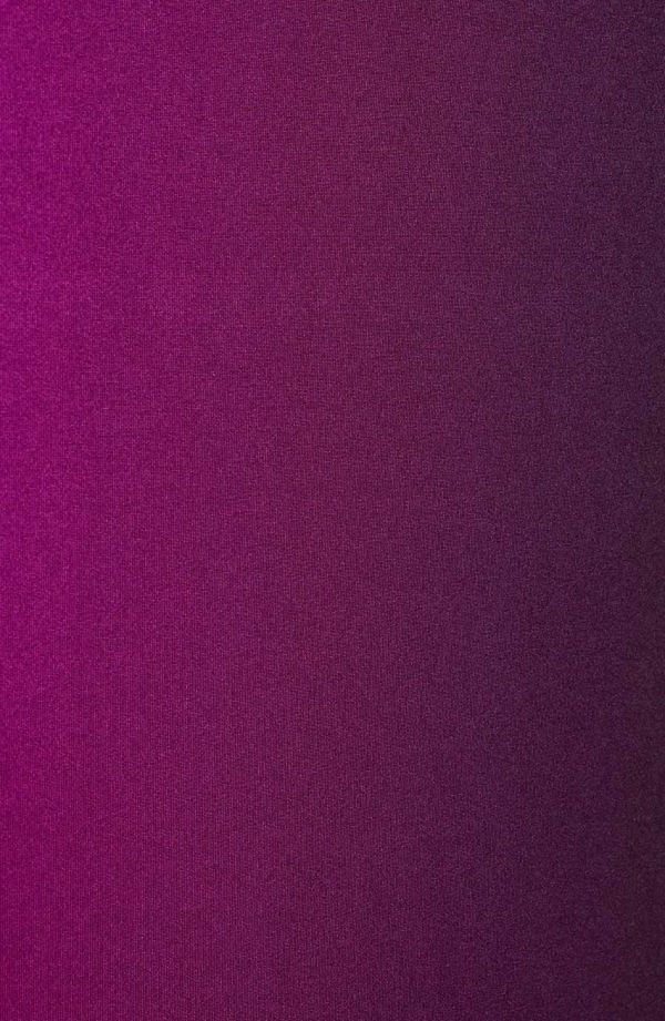Asimetriska violeta ombre kleita