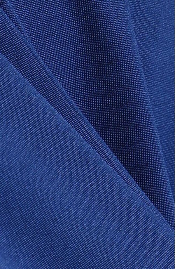 Asimetriska rudzupuķu zila ombre kleita