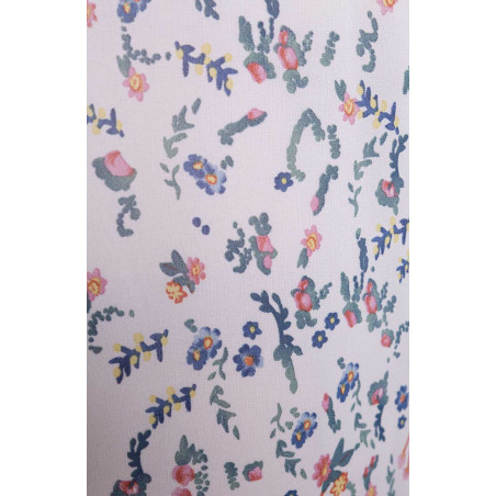 Balta šifona kleita ar krāsainiem ziediem